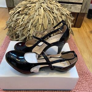 Pashion convertible heels/flats - 2 shoes in 1 NWT